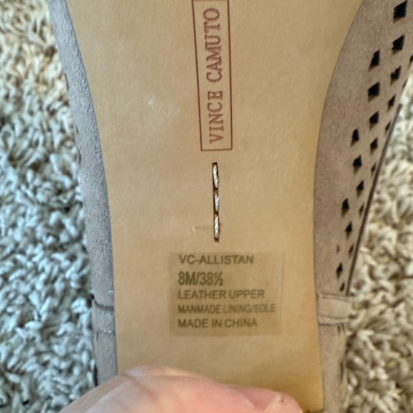 BRAND NEW Vince Camuto Allistan Cutout Peep-Toe Bootie - Picture 2 of 9